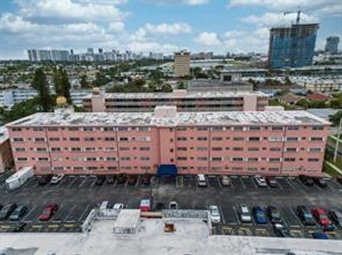 Property photo of 200 Ne 12th Avenue 6a, Hallandale Beach, FL 33009