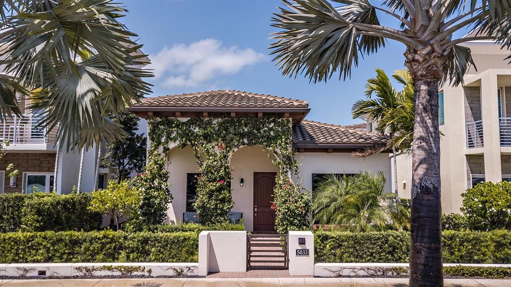 Photo of 5033 Grandiflora Road, Palm Beach Gardens, FL 33418 (MLS # R10707732)