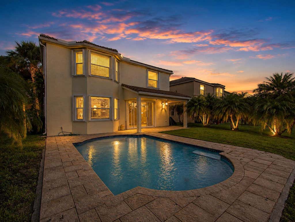 Photo of 11728 SW Bennington Circle, Port Saint Lucie, FL 34987 (MLS # B26062130)