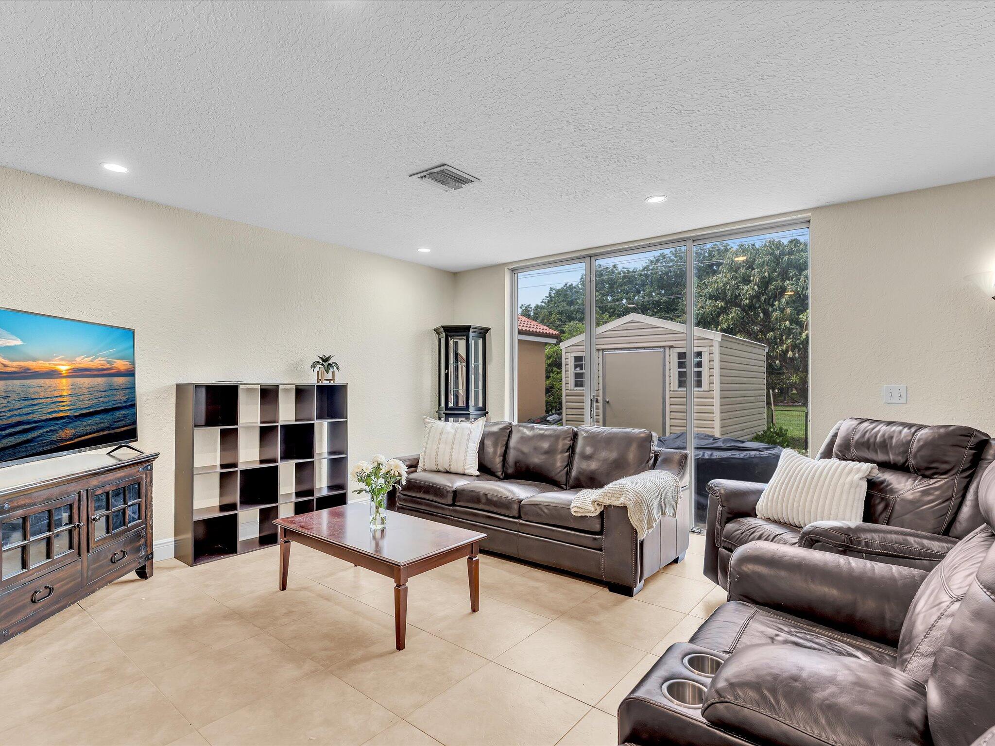 KENSINGTON SOUTH - Residential