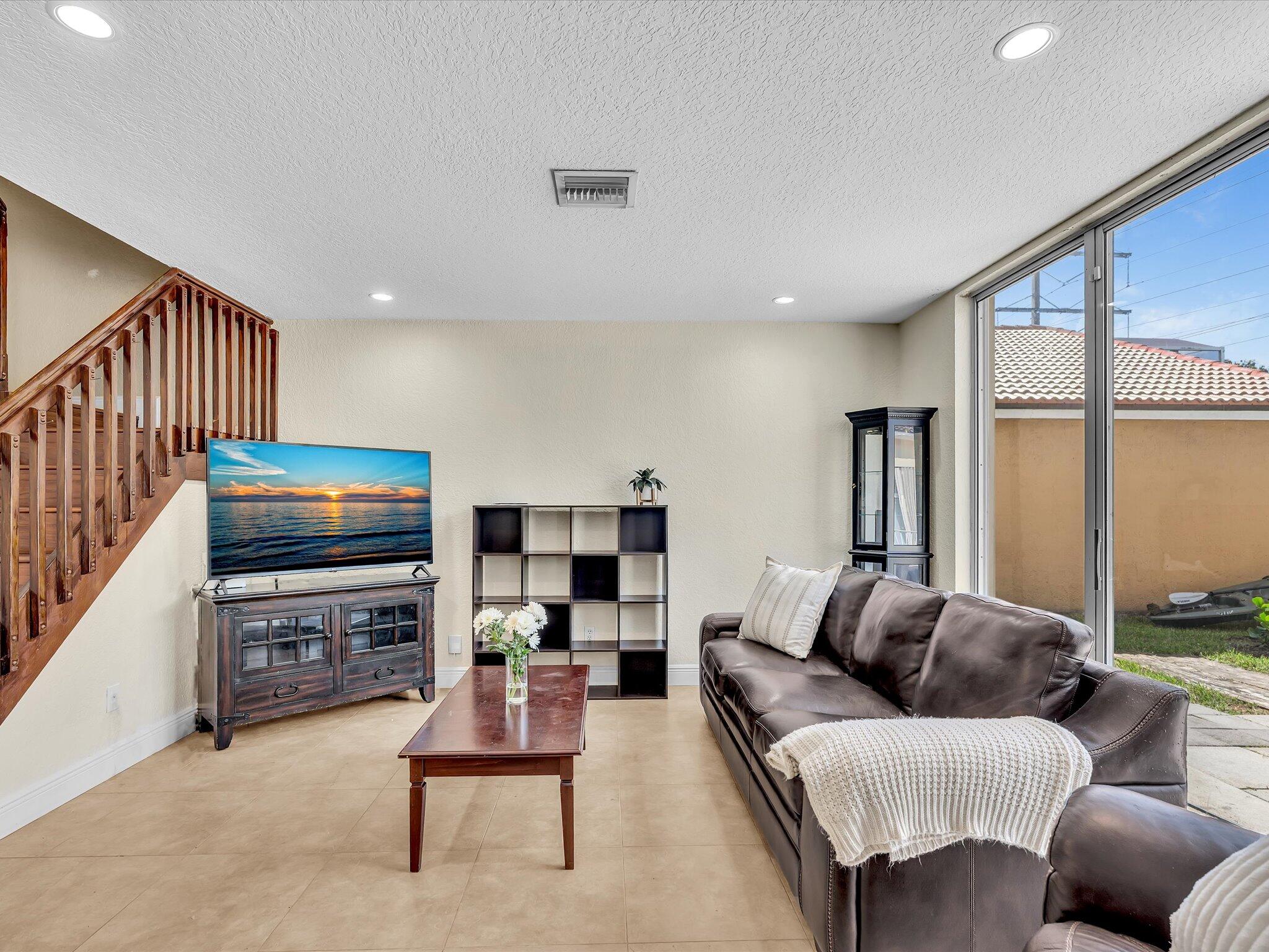 KENSINGTON SOUTH - Residential