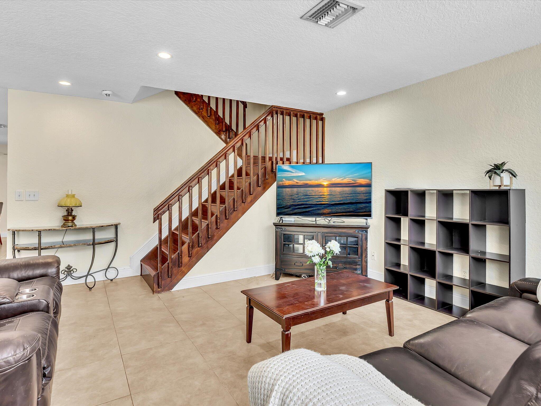 KENSINGTON SOUTH - Residential