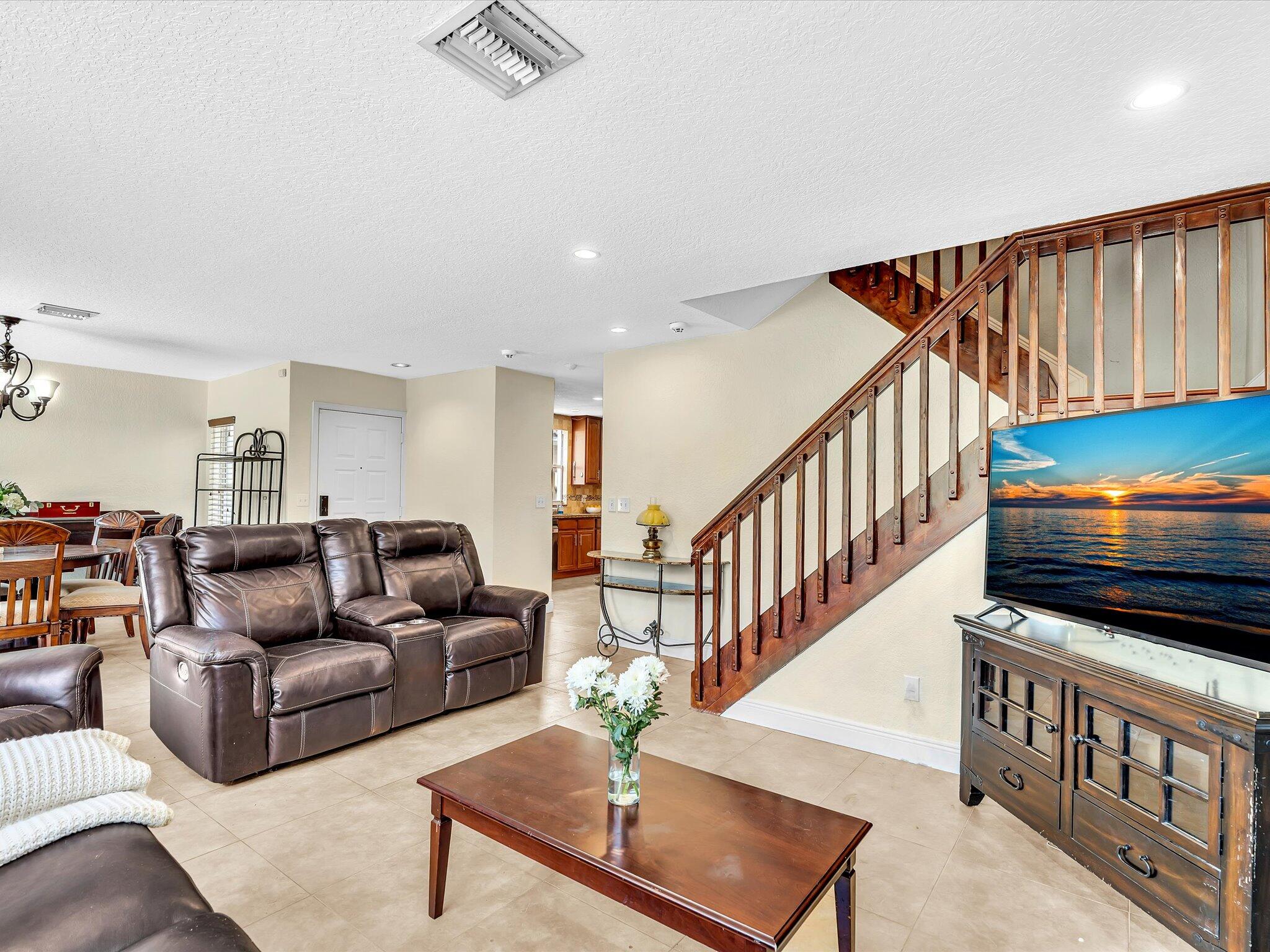 KENSINGTON SOUTH - Residential