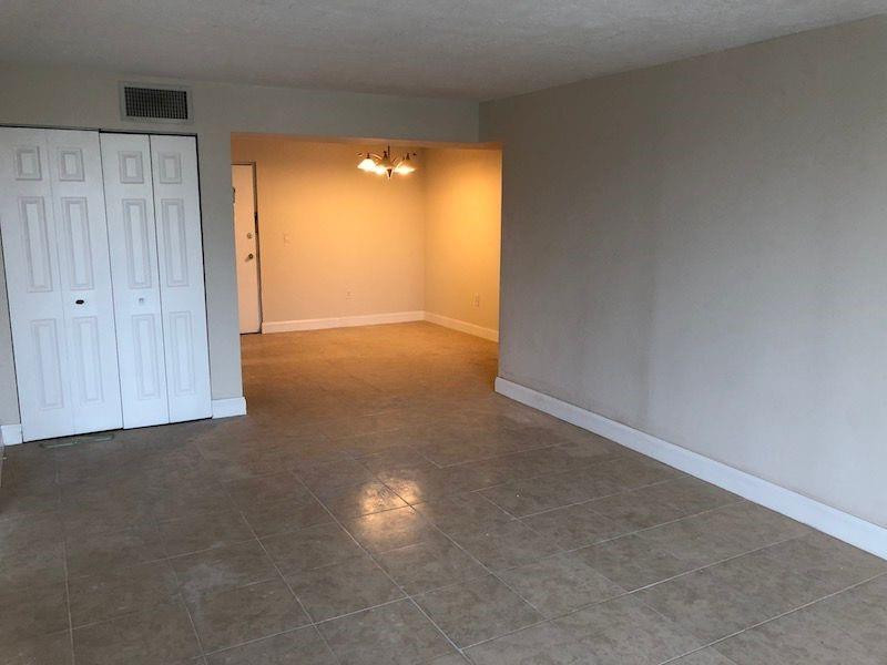 OMEGA CONDO - Residential