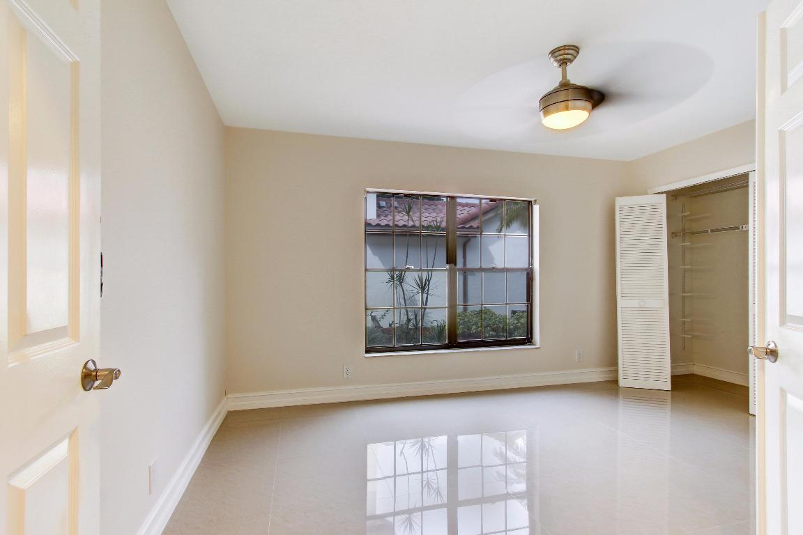 TOWN PLACE CLUB VILLAS - Residential