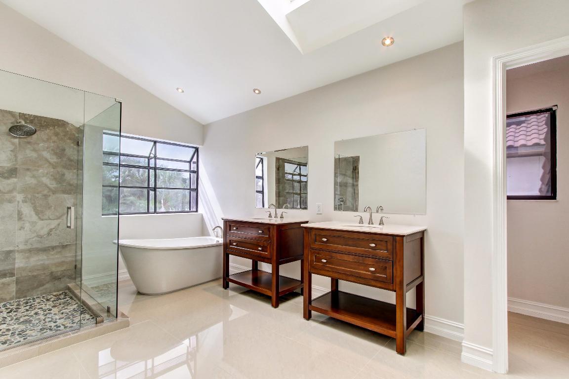 TOWN PLACE CLUB VILLAS - Residential