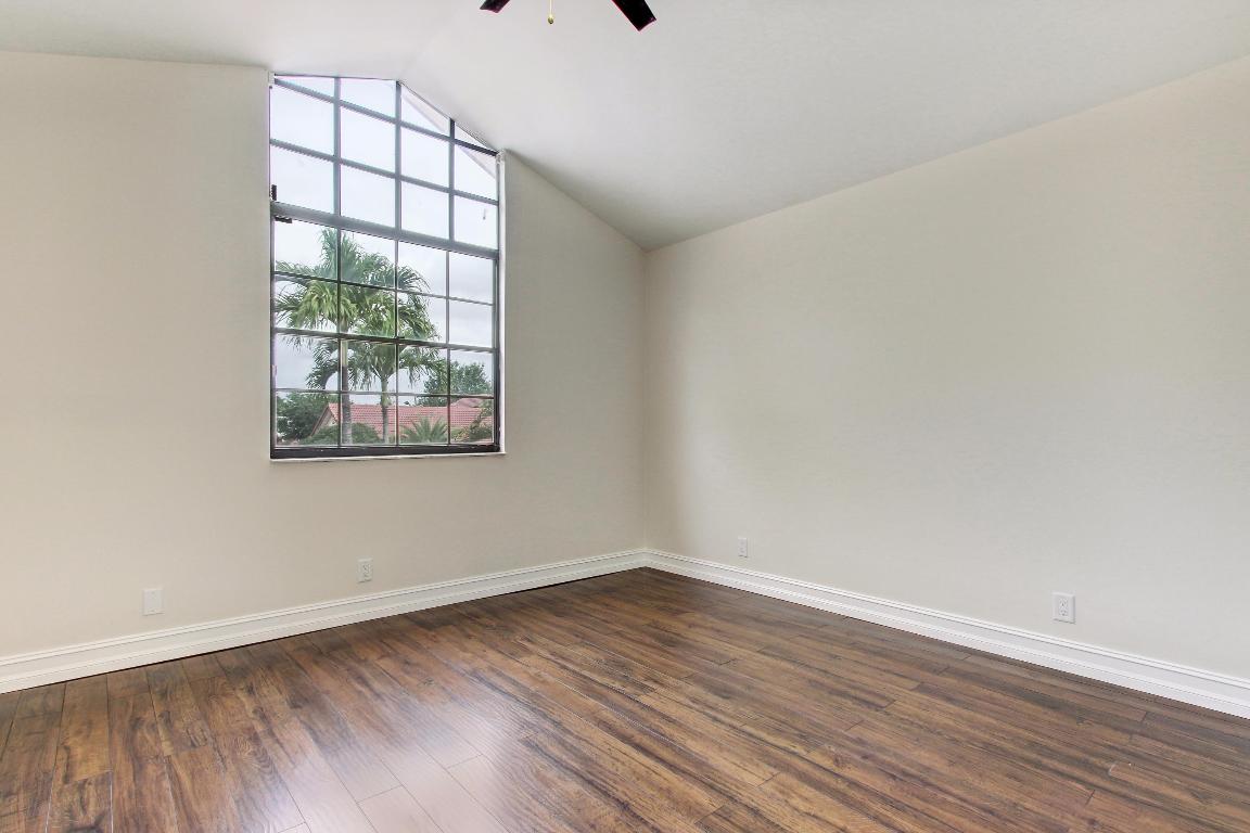 TOWN PLACE CLUB VILLAS - Residential