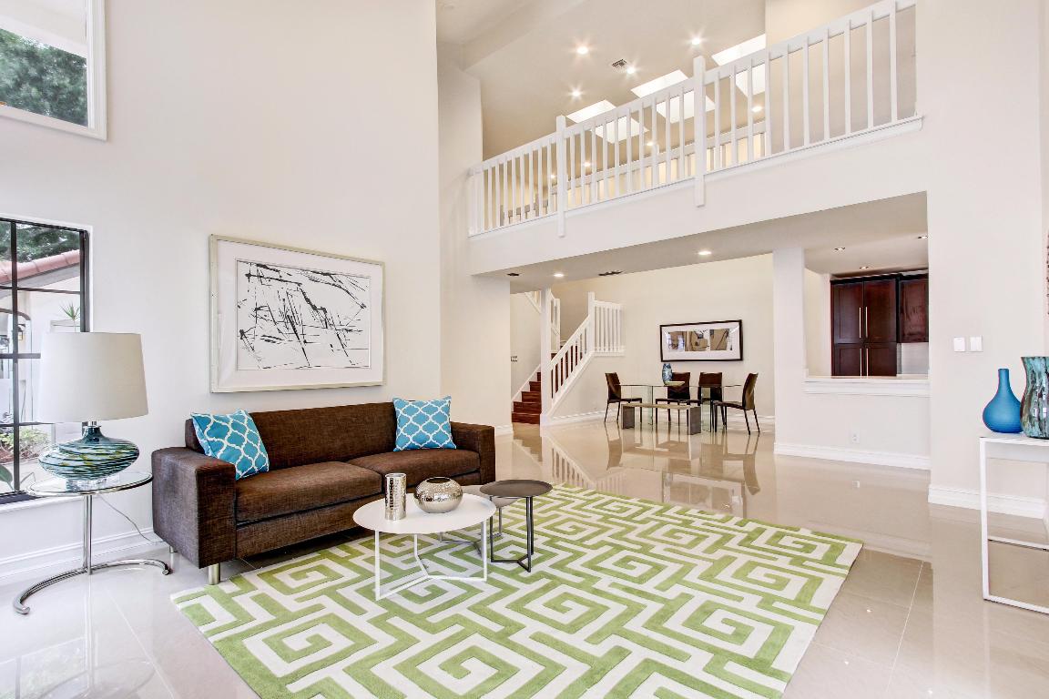 TOWN PLACE CLUB VILLAS - Residential