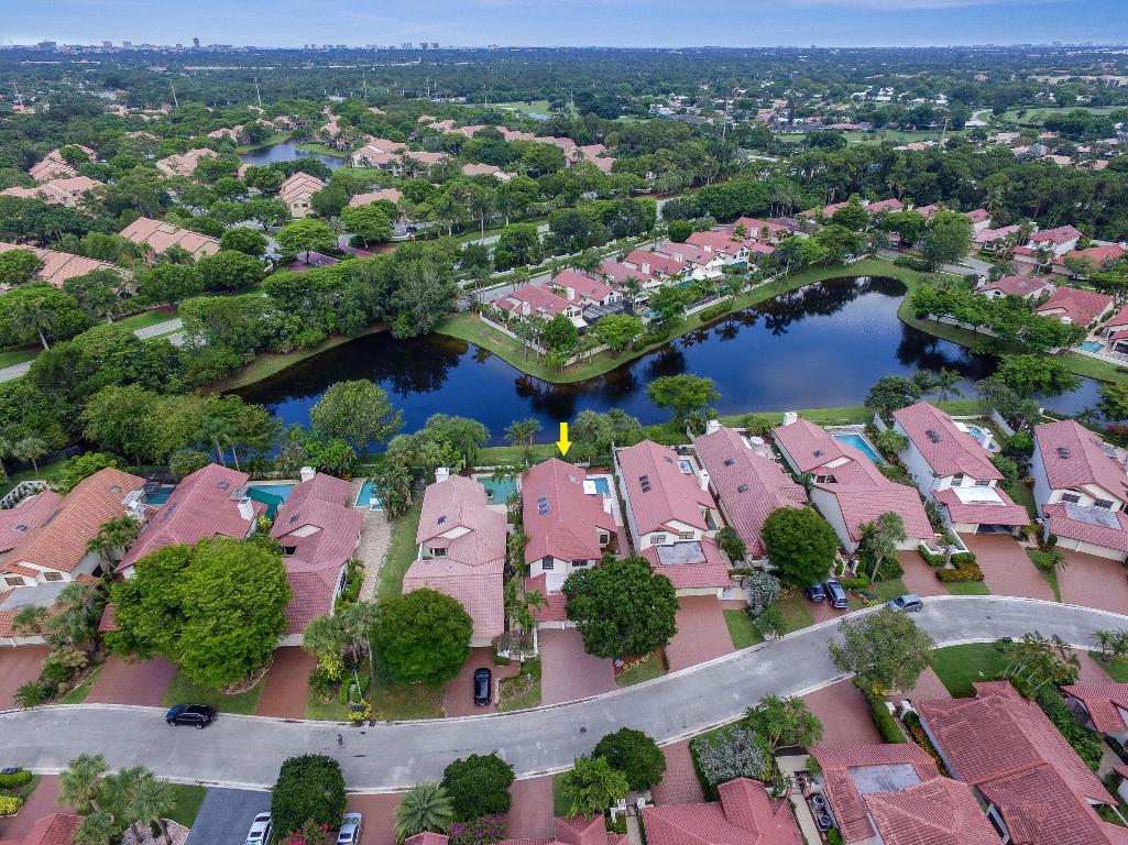 TOWN PLACE CLUB VILLAS - Residential