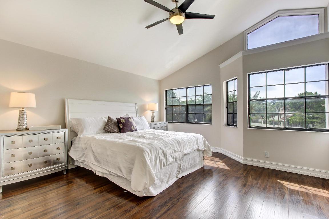 TOWN PLACE CLUB VILLAS - Residential