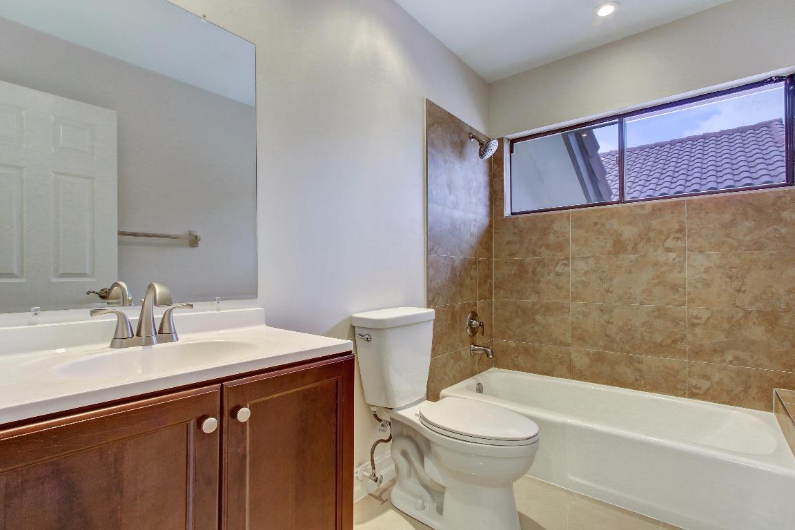 TOWN PLACE CLUB VILLAS - Residential