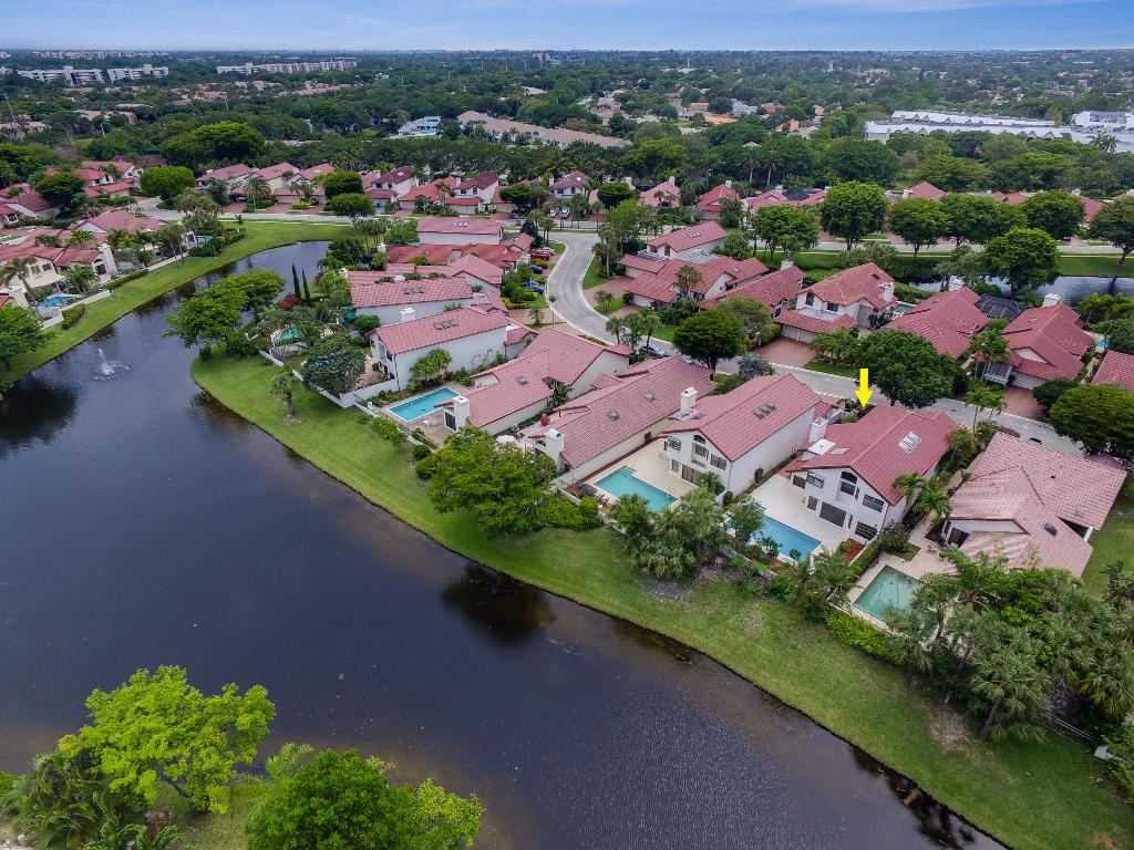 TOWN PLACE CLUB VILLAS - Residential