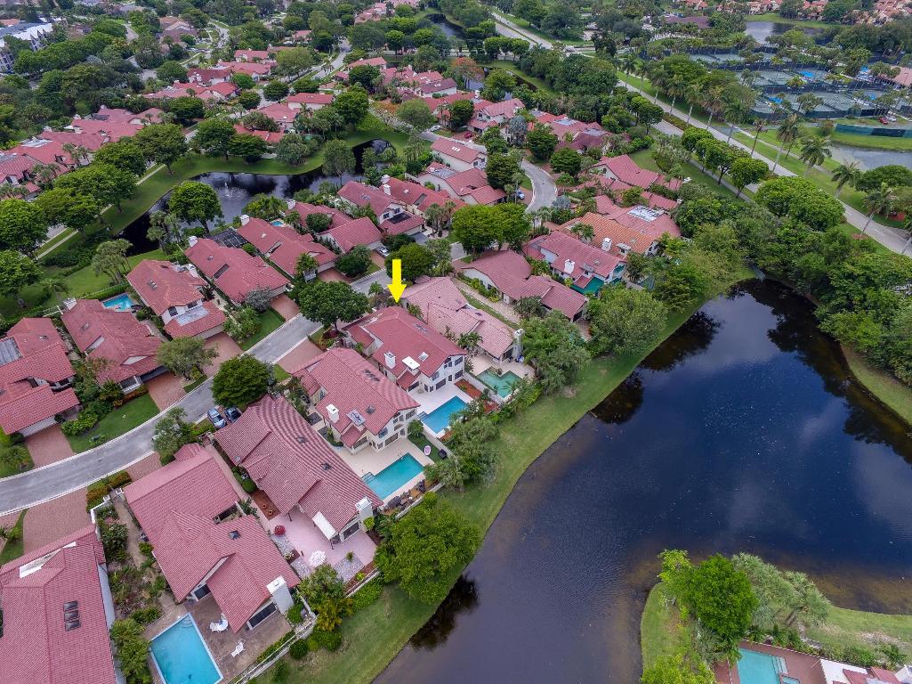 TOWN PLACE CLUB VILLAS - Residential