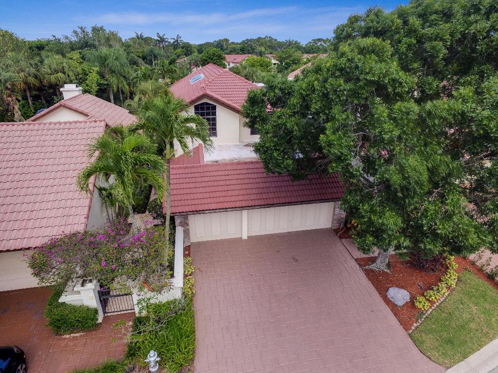 TOWN PLACE CLUB VILLAS - Residential