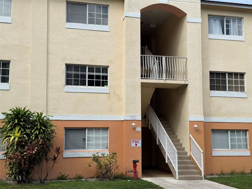 2/2 IN ONE OF THE GREAT LOCATION IN HOLLYWOOD LAST TENANT STAYED FOR EVER. FRESHLY PAINTED WILL NOT LAST!!!!!! MUST COORDINATE TENANT OCCUPIED TILL THIS WEEKEND Well maintained gated community with pool, gym, BBQ area, and courtyard. Close to Publix, lots of restaurants/shopping, and more! Just 15 minutes from Fort Lauderdale airport. One pet allowed up to 25lbs.