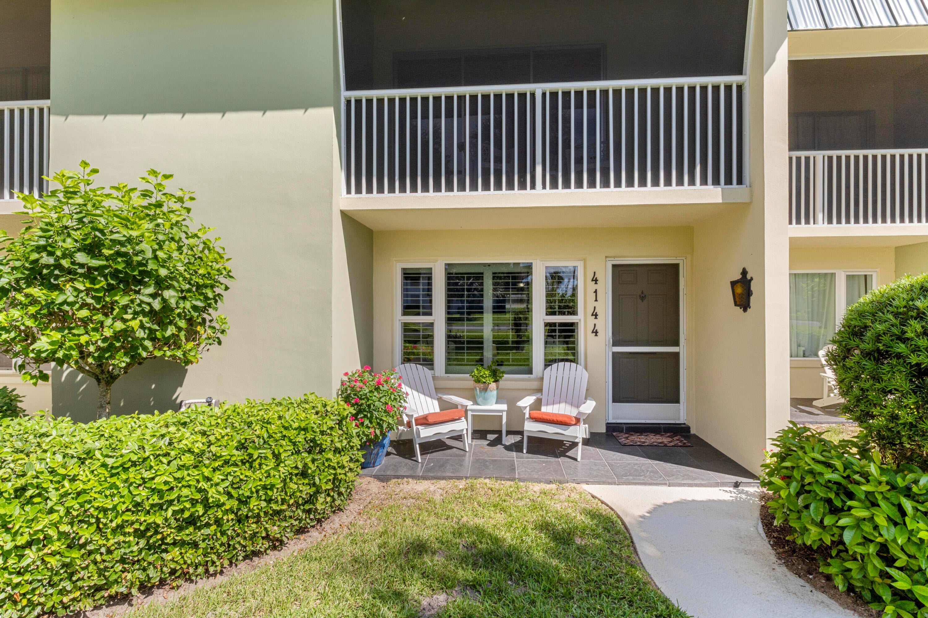 View photos, virtual tours, details... 4144 Silver Palm Drive 10