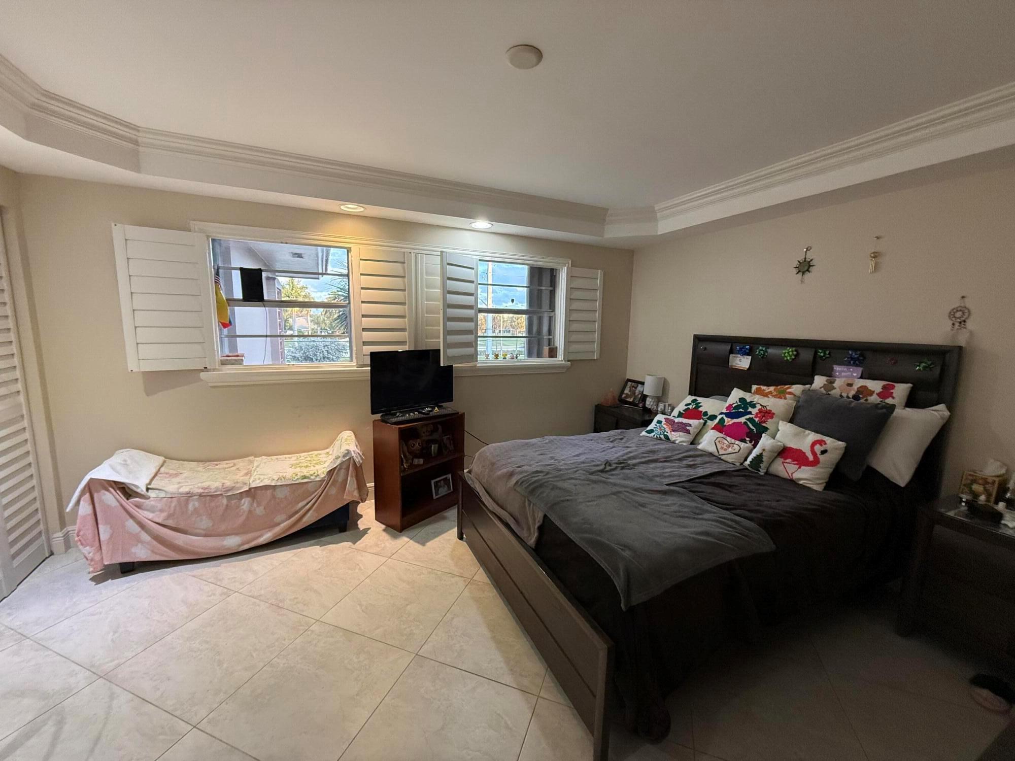 100 Royal Palm Way 306