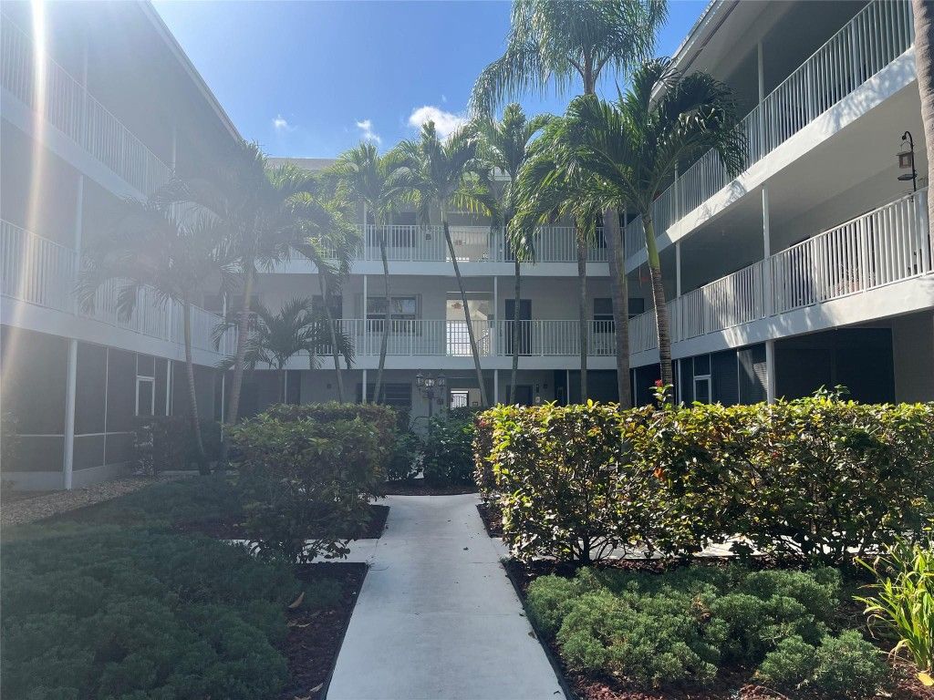 Photo of 1930 Jackson Street #10, Hollywood, FL 33019 (MLS # F10548551)