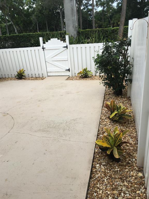 Charter Club Palm Beach - Residential