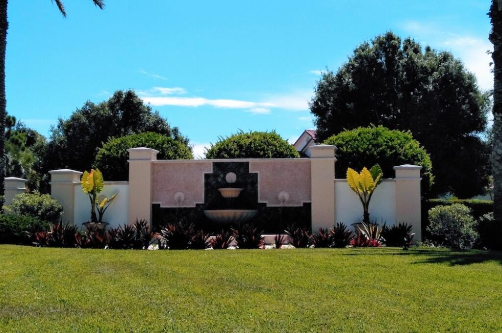 Estates of Stuart is a gated community in Stuart. This unit has a 2 car garage. Corner unit offering 3 bedrooms, 2 full bathrooms convenient 1st floor living throughout. No stairs, no carpets. Stainless steel appliances, screened patio area overlooking lake. Walk to dog park nearby. Estates offers, community pool, fitness center, volleyball, playground areas. Nice, quiet community. This unit is at the back providing a nice private space.