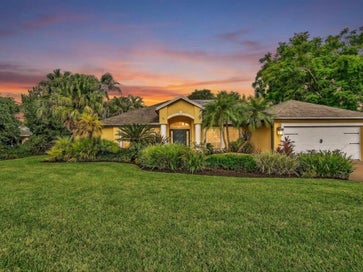 1918 SW BELLEVUE Avenue Port St Lucie FL 34953
