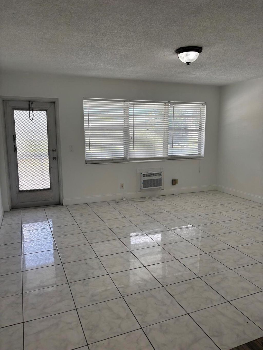 Photo of 218 Windsor J, West Palm Beach, FL 33417 (MLS # R11132631)
