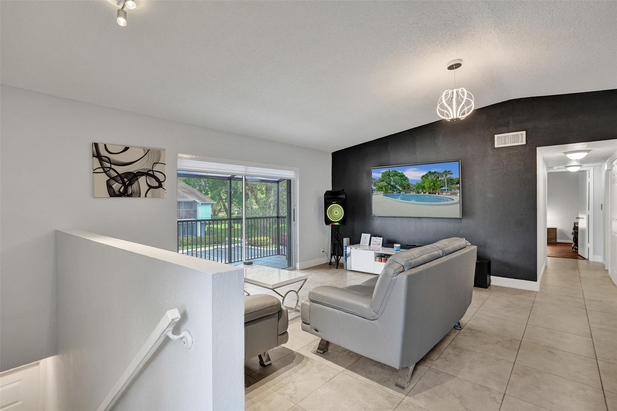 2725 S Oakland Forest Dr 202