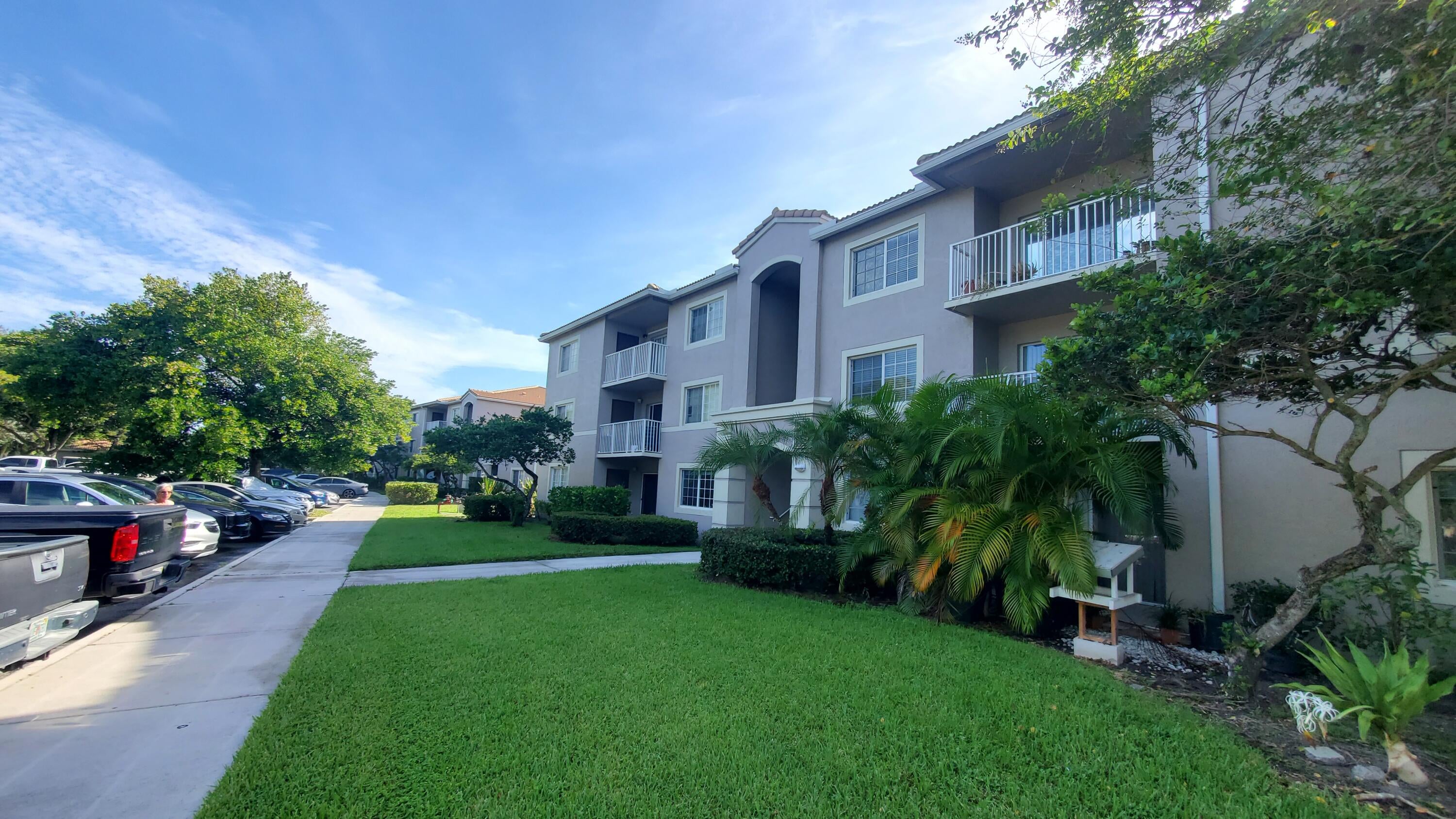 5011 WILES Road 104