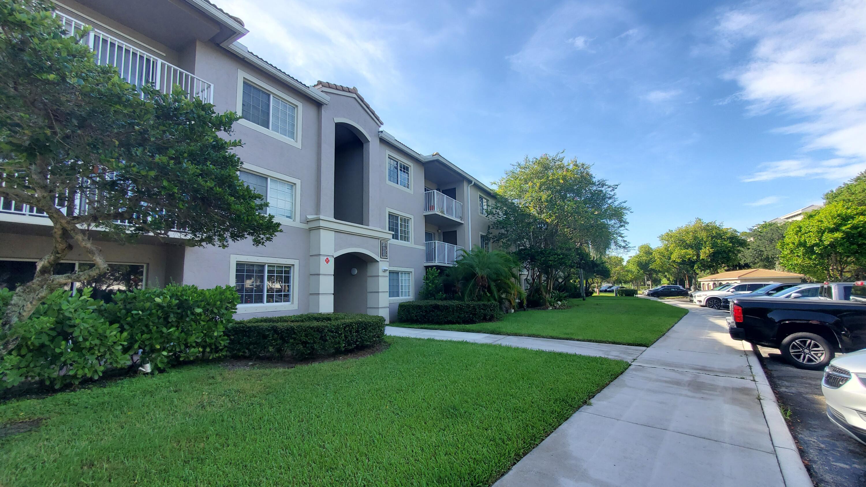 5011 WILES Road 104