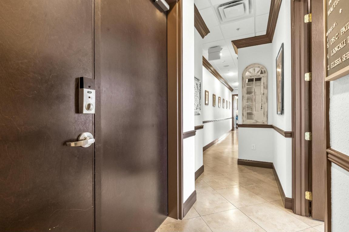 3319 S State Road 7 Road 301