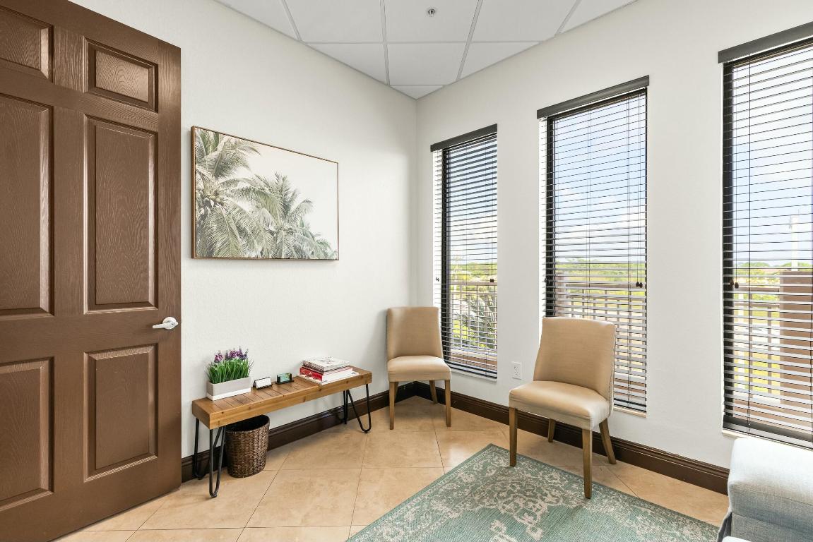 3319 S State Road 7 Road 301