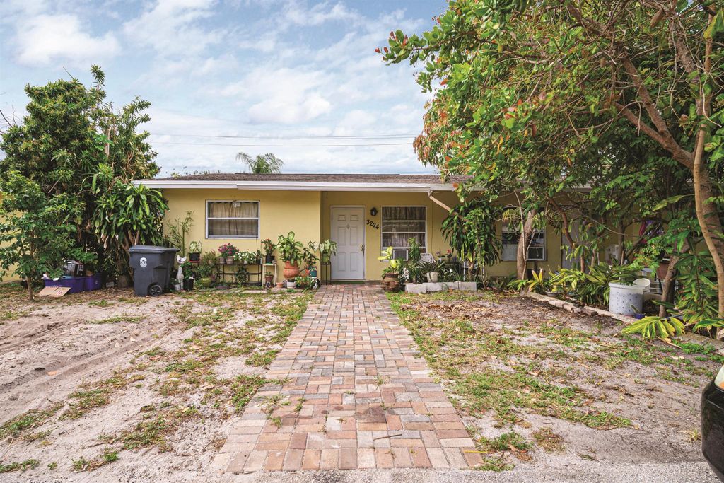 Photo of 3224 Prince Drive, Lake Worth, FL 33461 (MLS # R11087923)