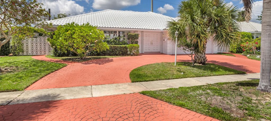 Photo of 1241 Walnut Terrace, Boca Raton, FL 33486 (MLS # R11078092)