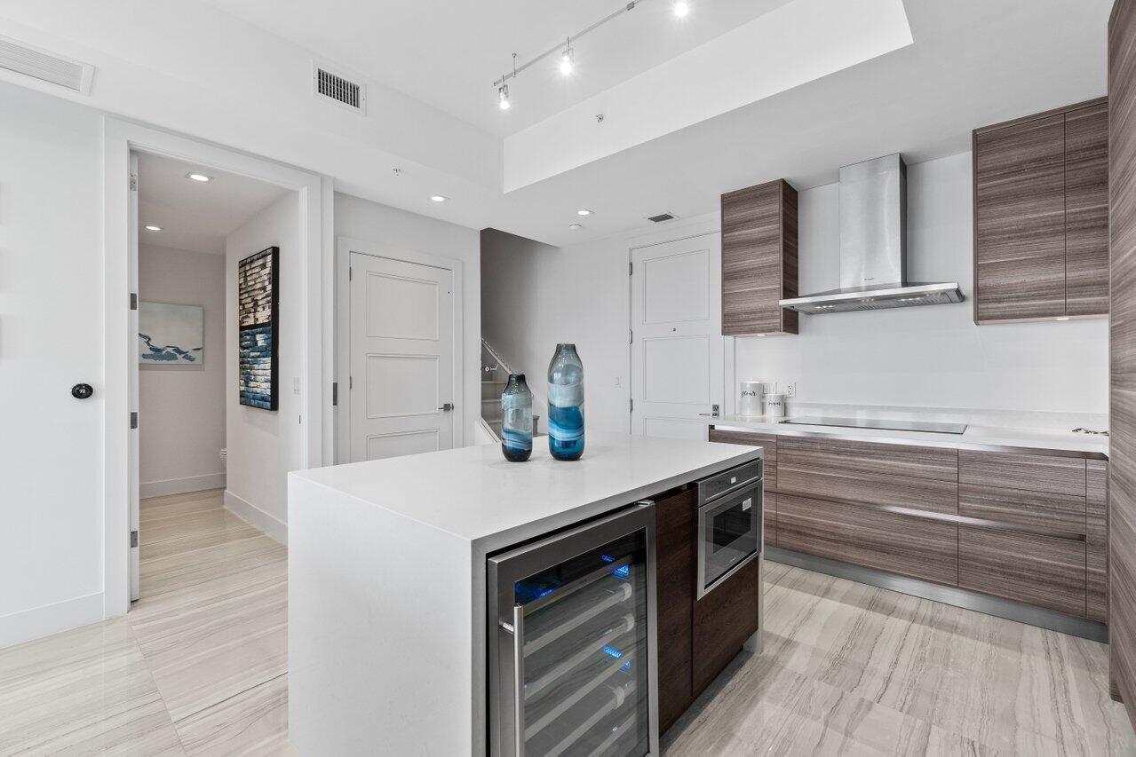 View photos, virtual tours, details... 155 E Boca Raton Road 1205