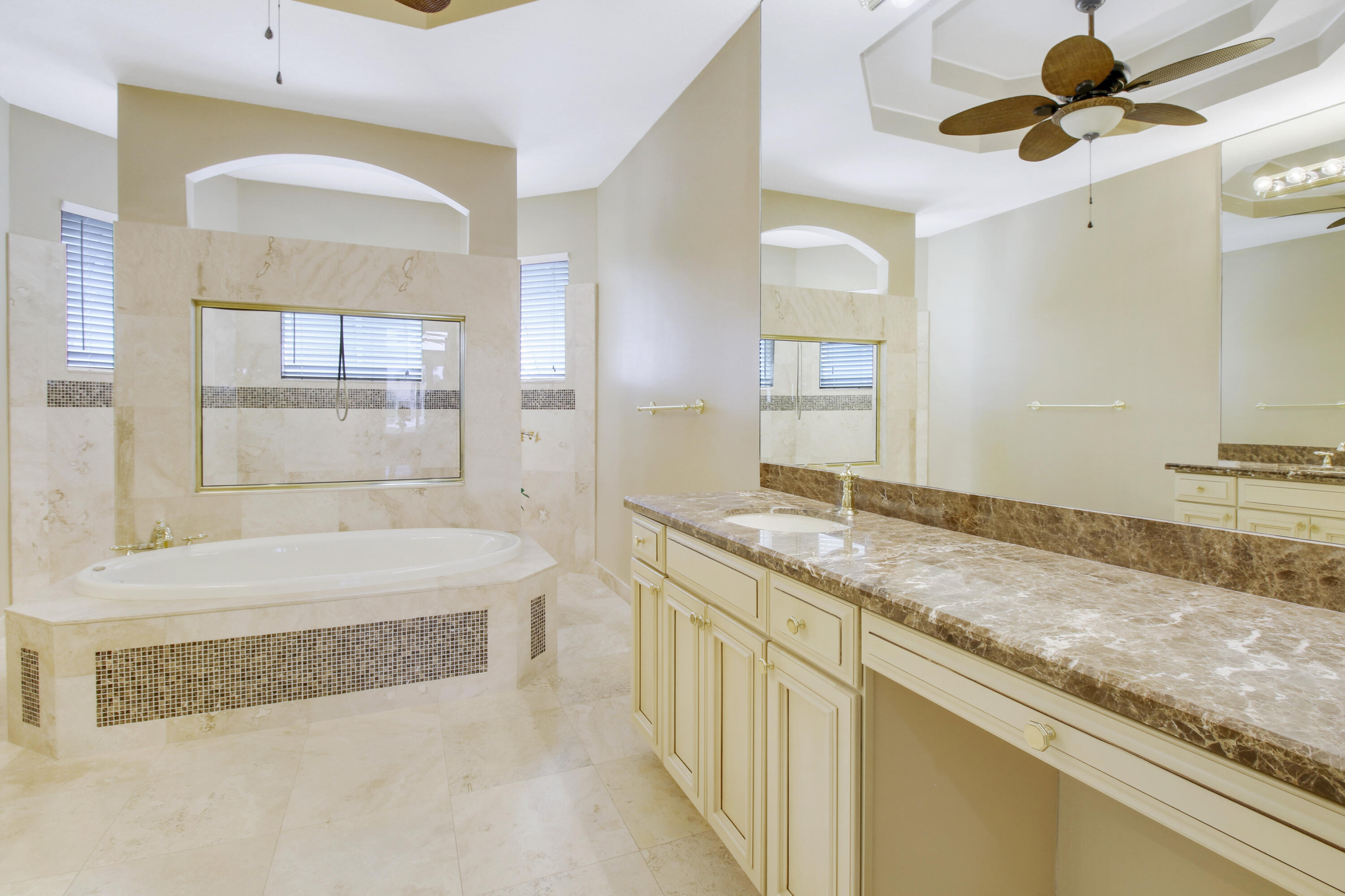 LOST RIVER COVE - Residential