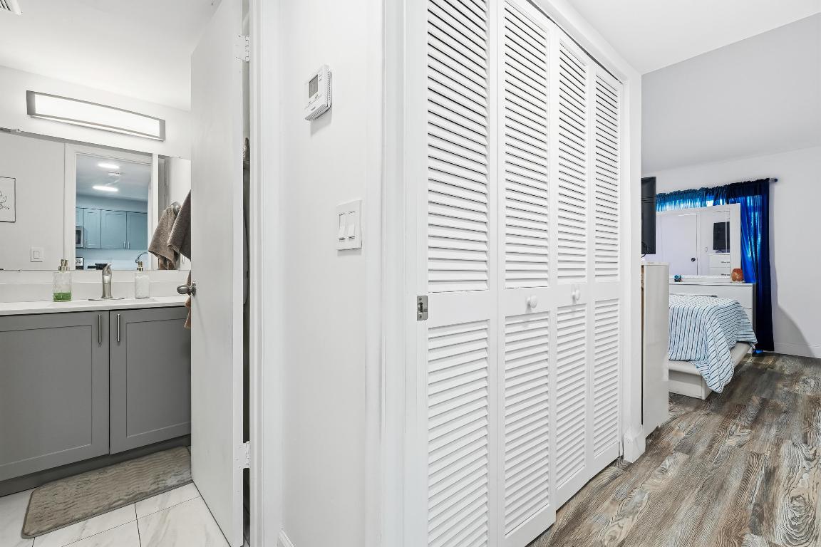 PALM LAKE 1 CONDO - Residential