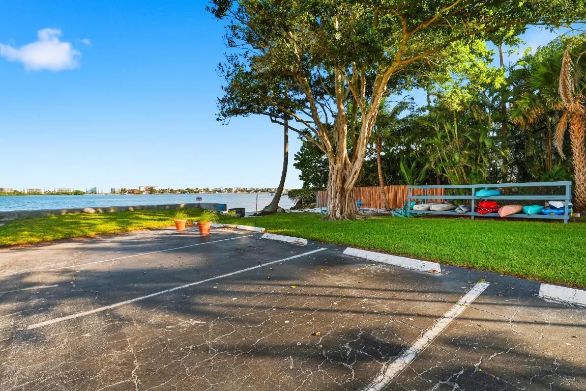 PALM LAKE 1 CONDO - Residential