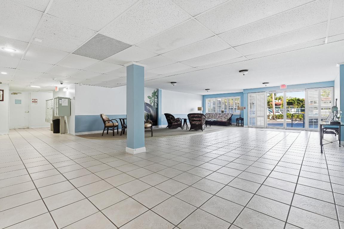 PALM LAKE 1 CONDO - Residential