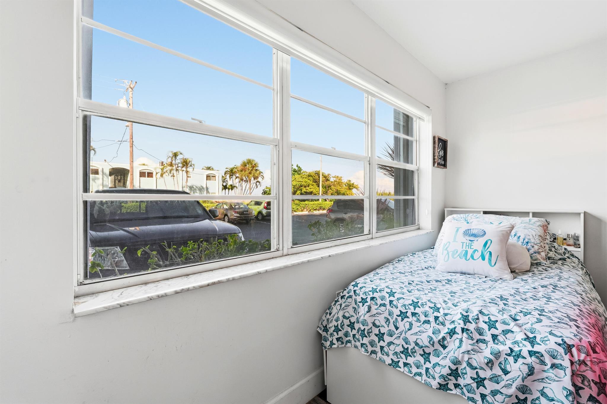 PALM LAKE 1 CONDO - Residential