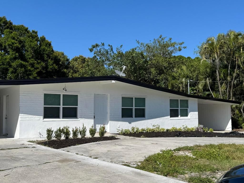 Photo of 508 Palm Avenue #A, Fort Pierce, FL 34982 (MLS # R11140405)