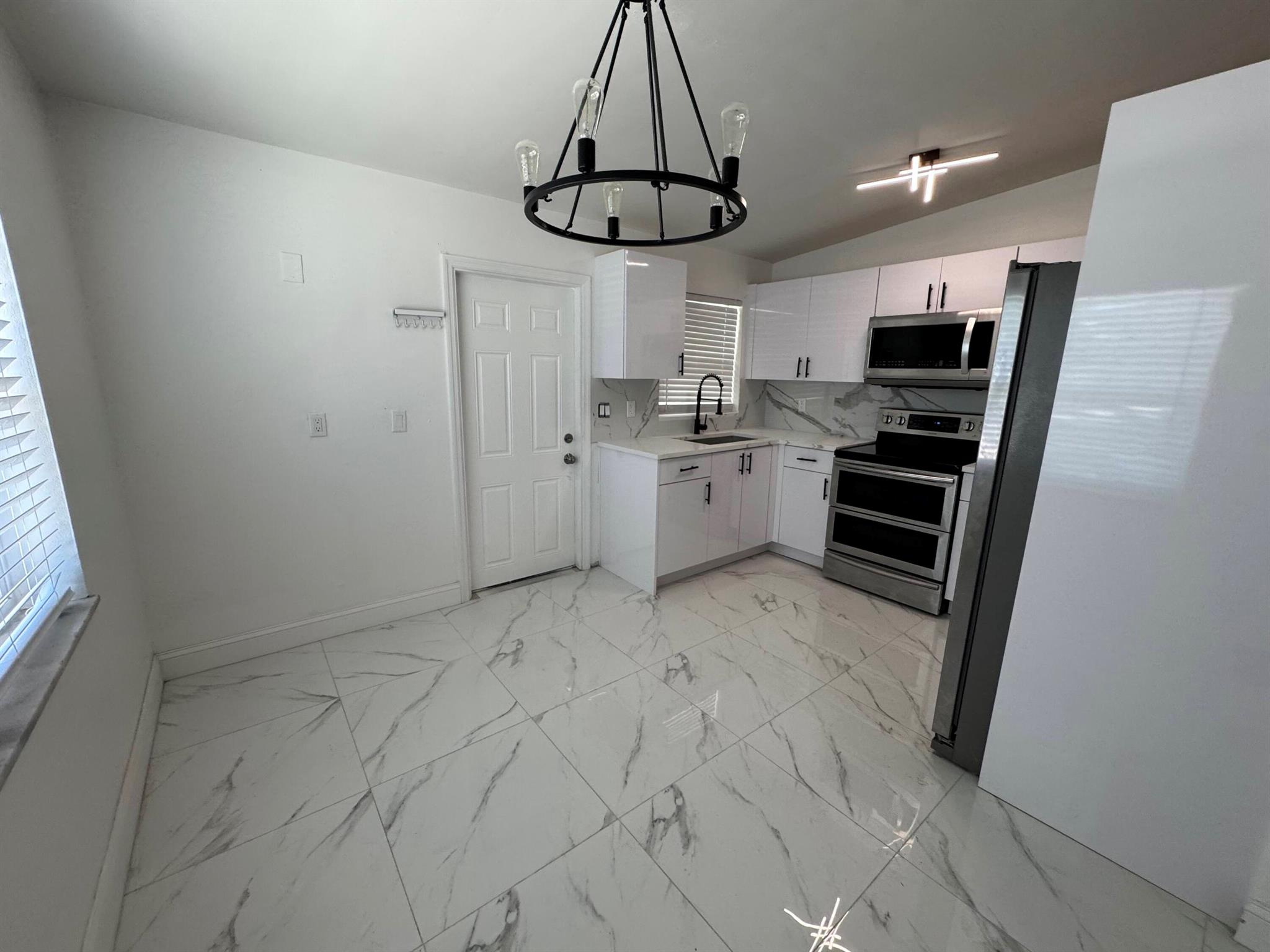 MAIN SUBDIVISION - Residential Lease