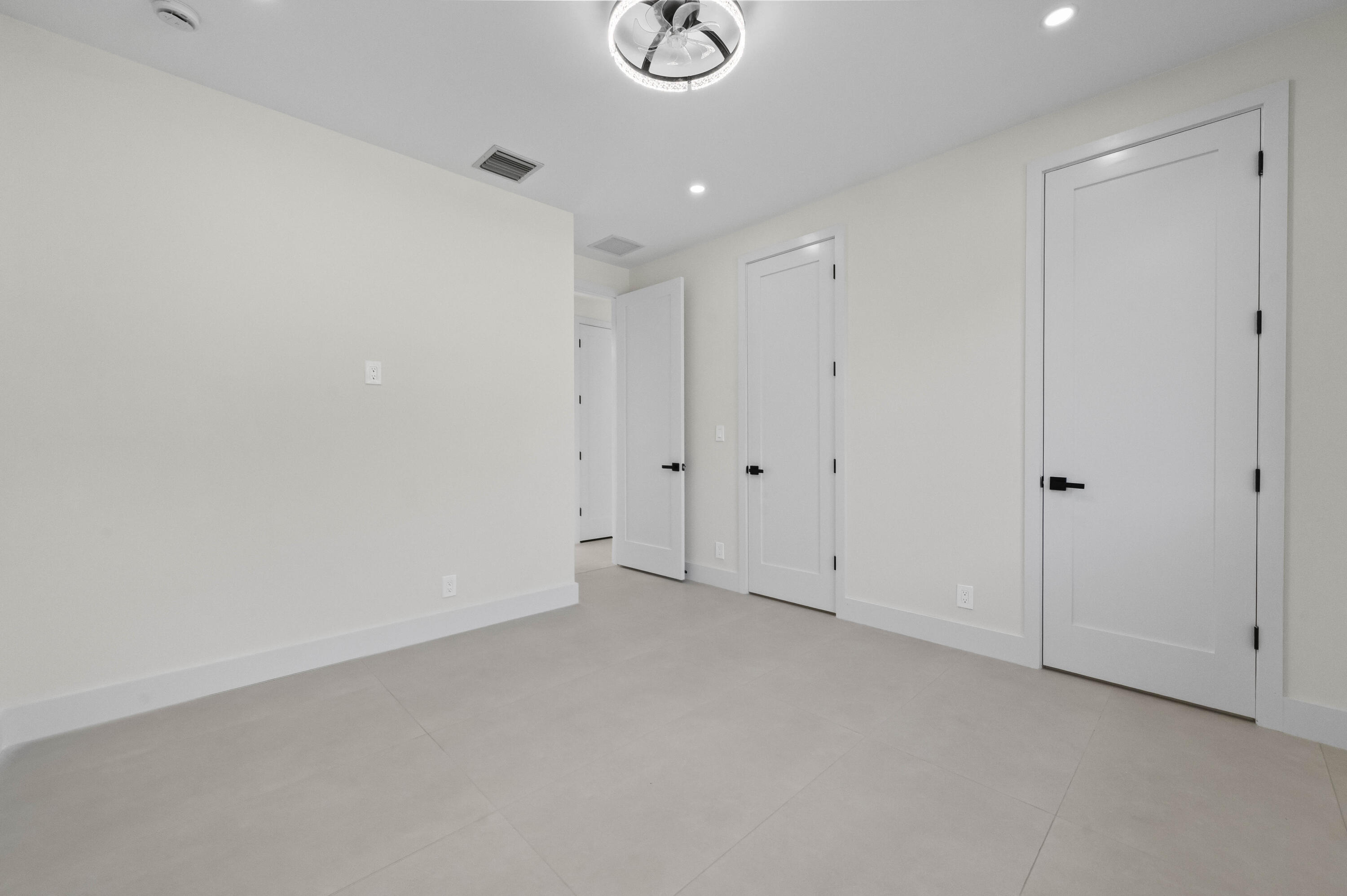 COCONUT CREEK 11TH SEC - Residential