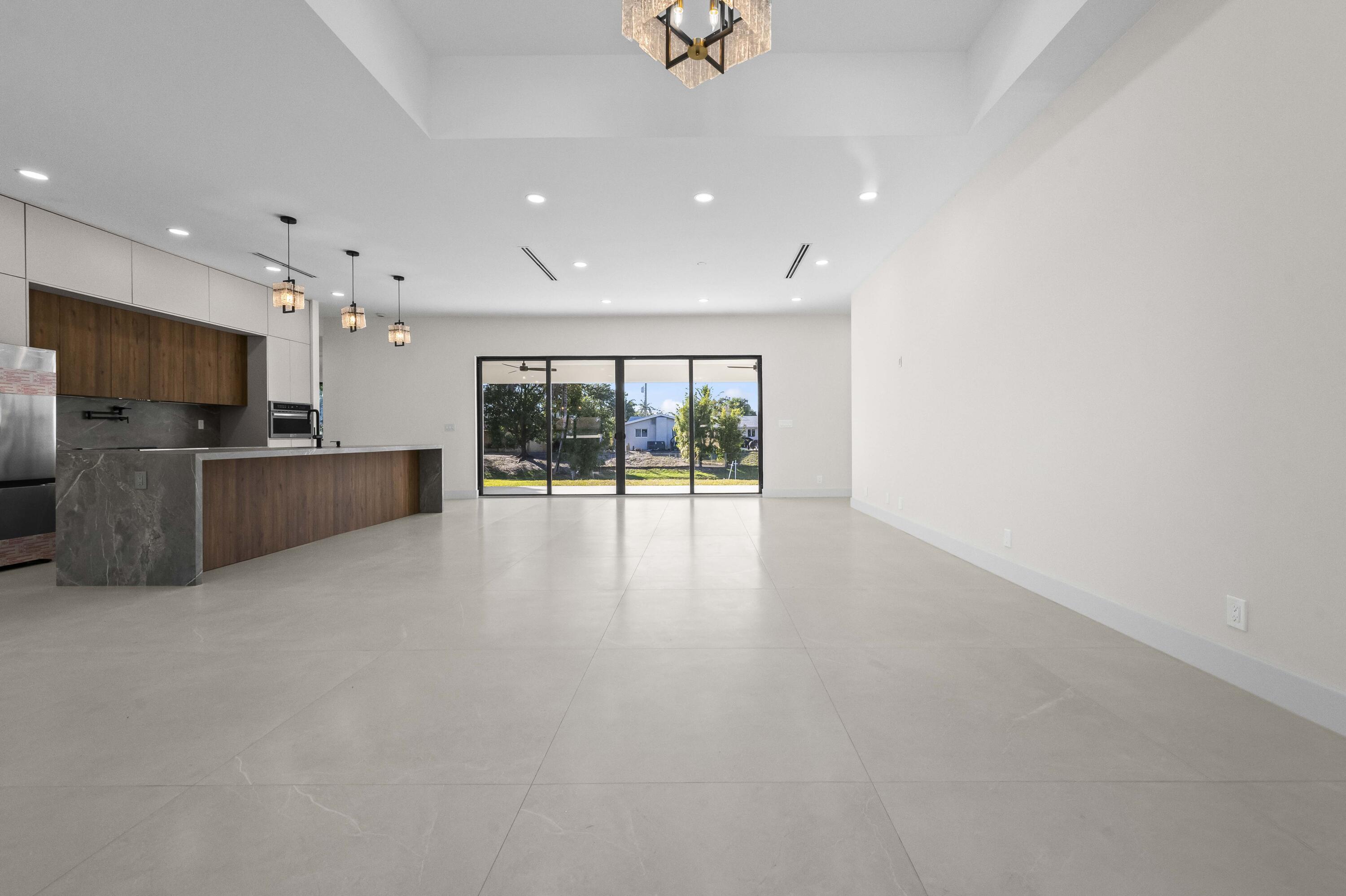 COCONUT CREEK 11TH SEC - Residential