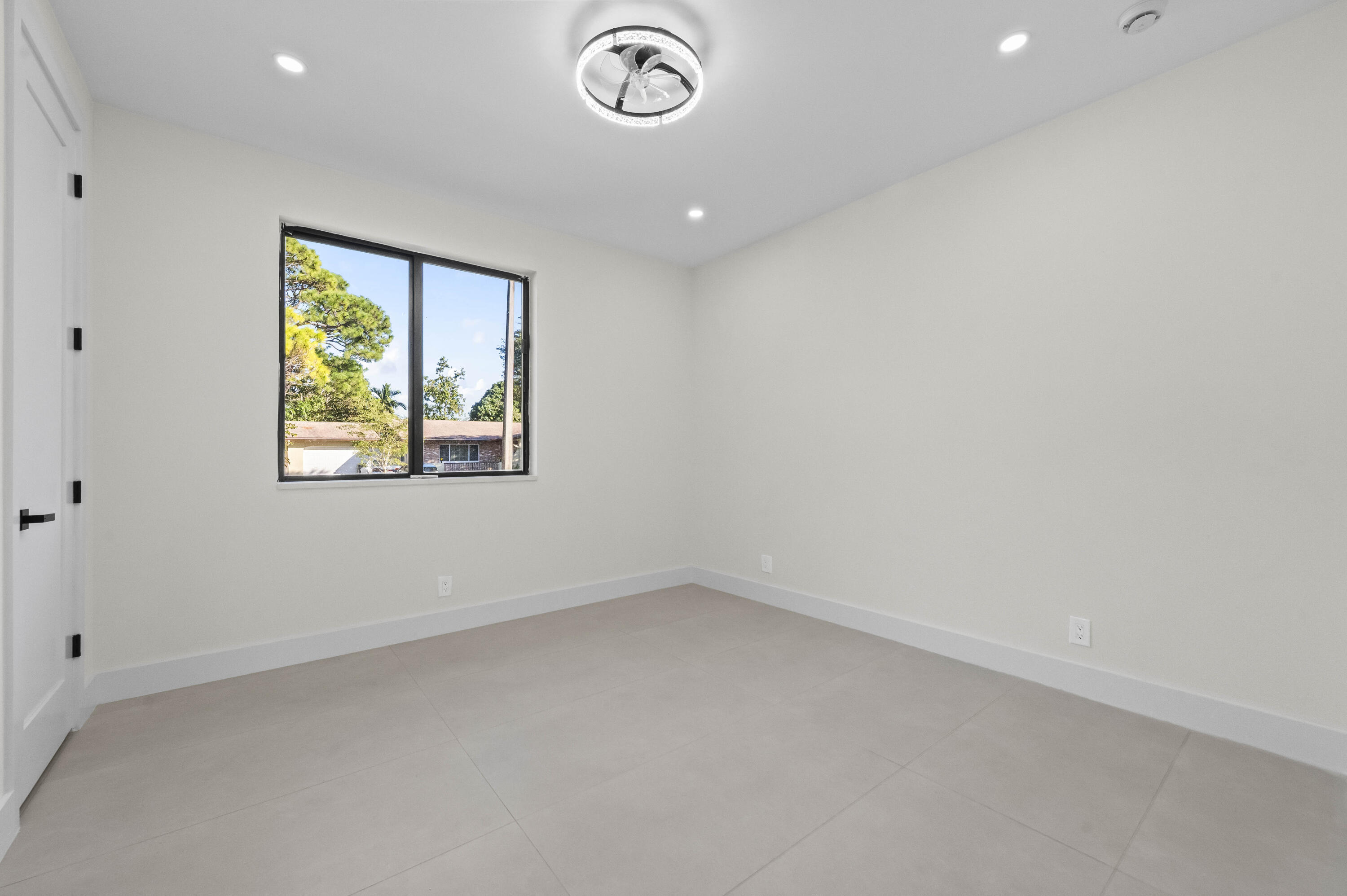 COCONUT CREEK 11TH SEC - Residential