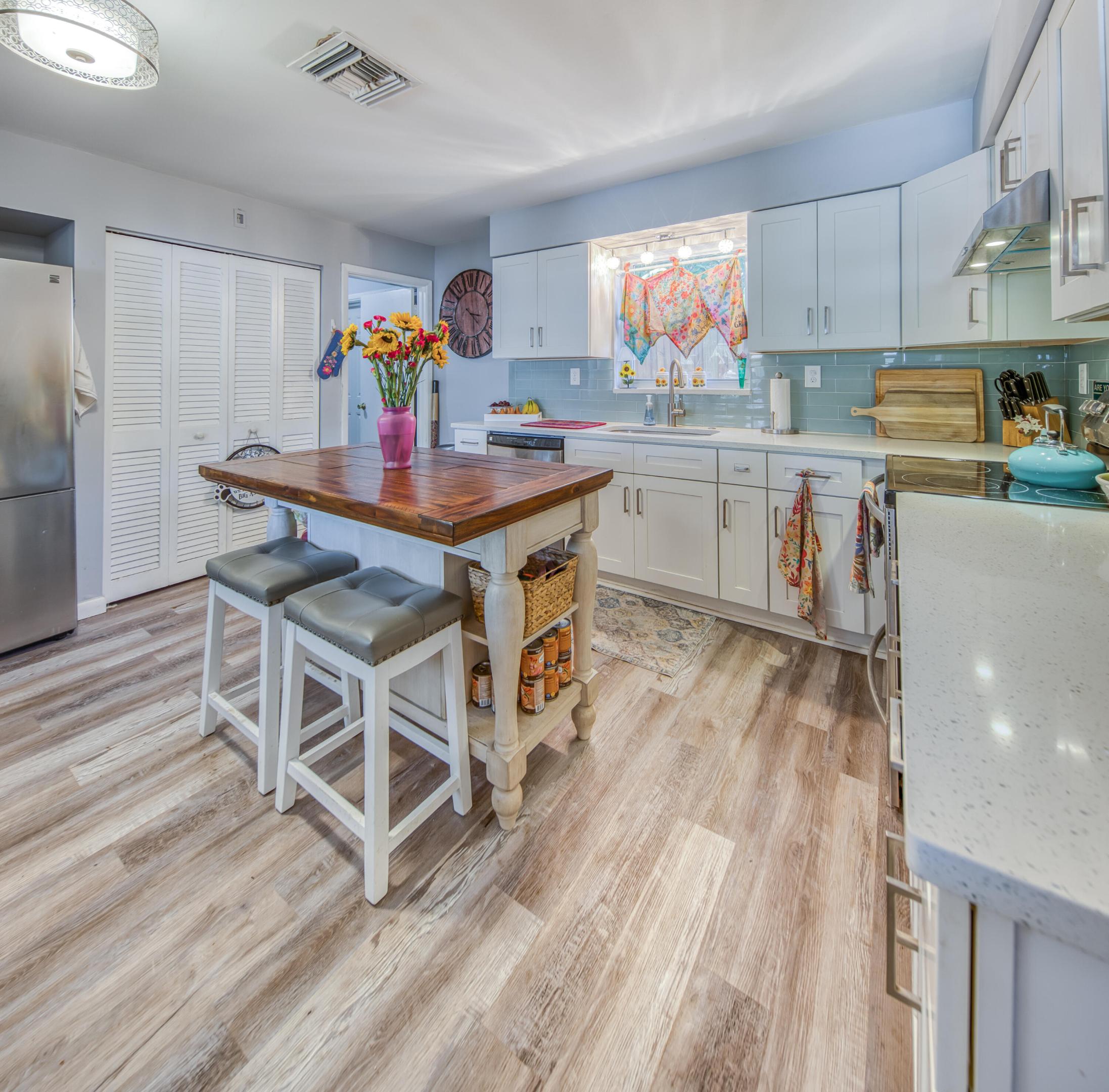 NORTH LAKE WORTH - Residential