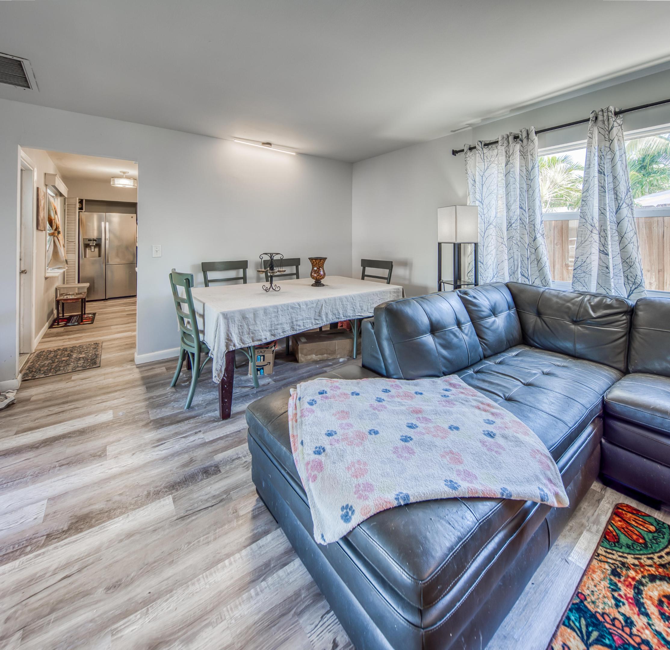 NORTH LAKE WORTH - Residential