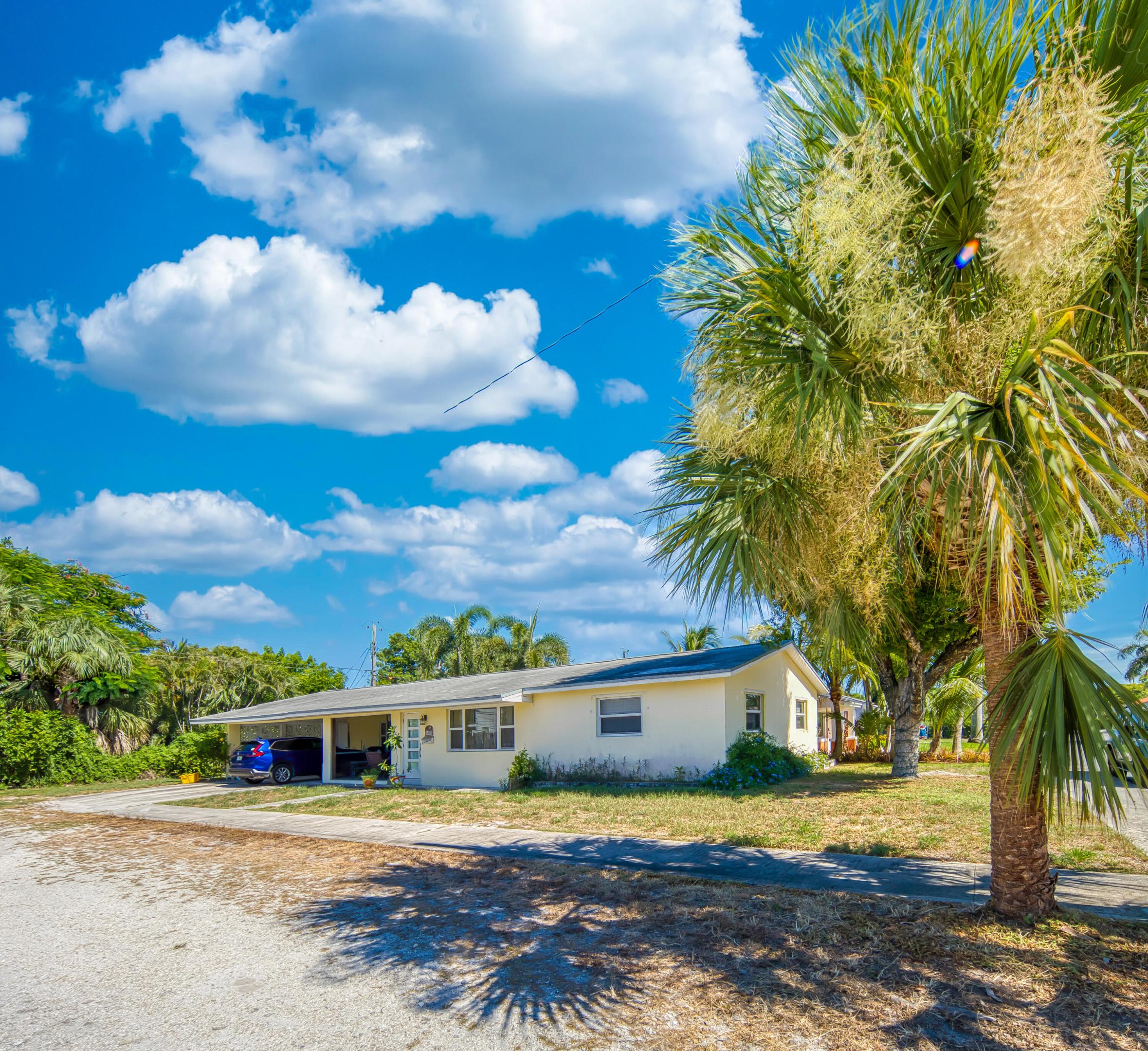 NORTH LAKE WORTH - Residential