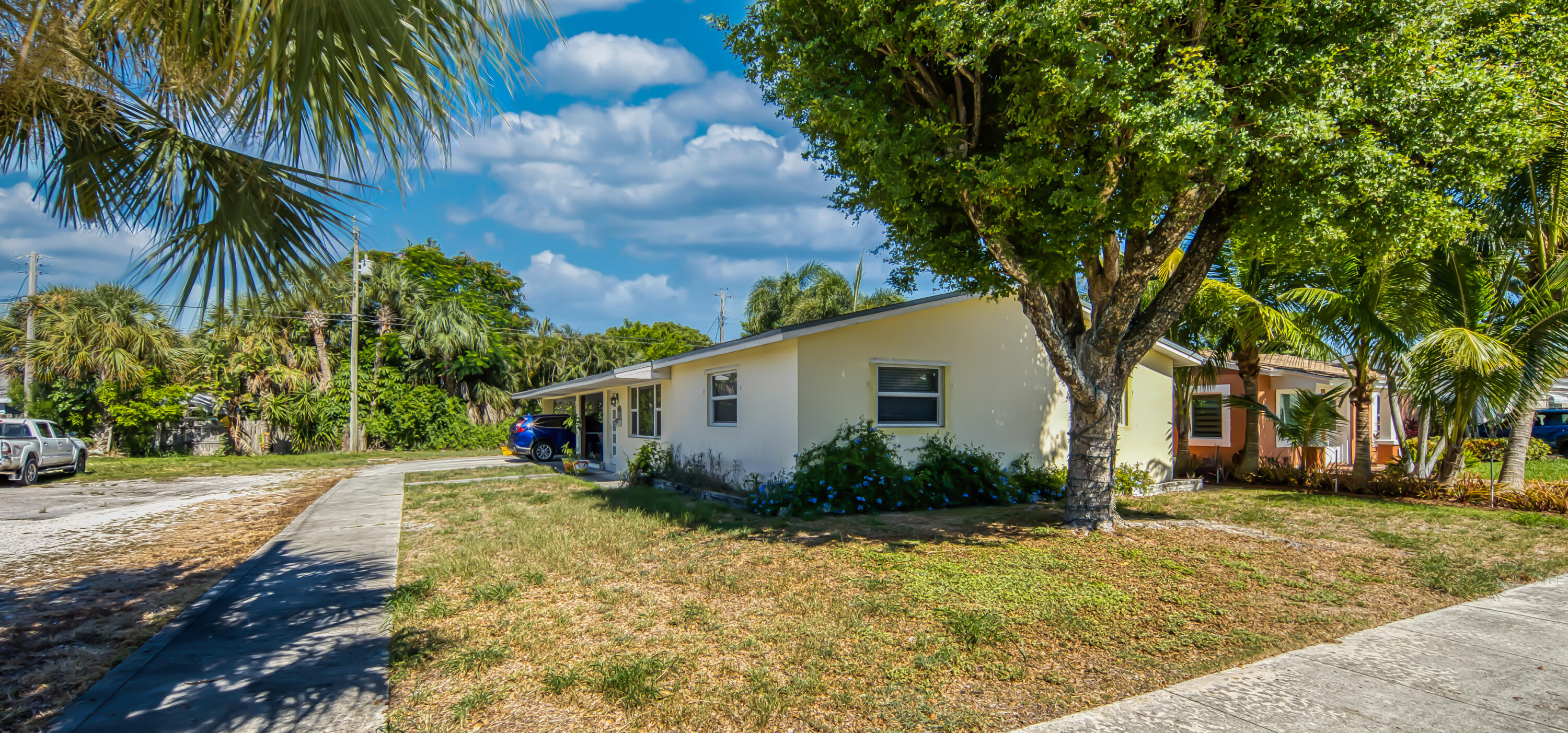 NORTH LAKE WORTH - Residential