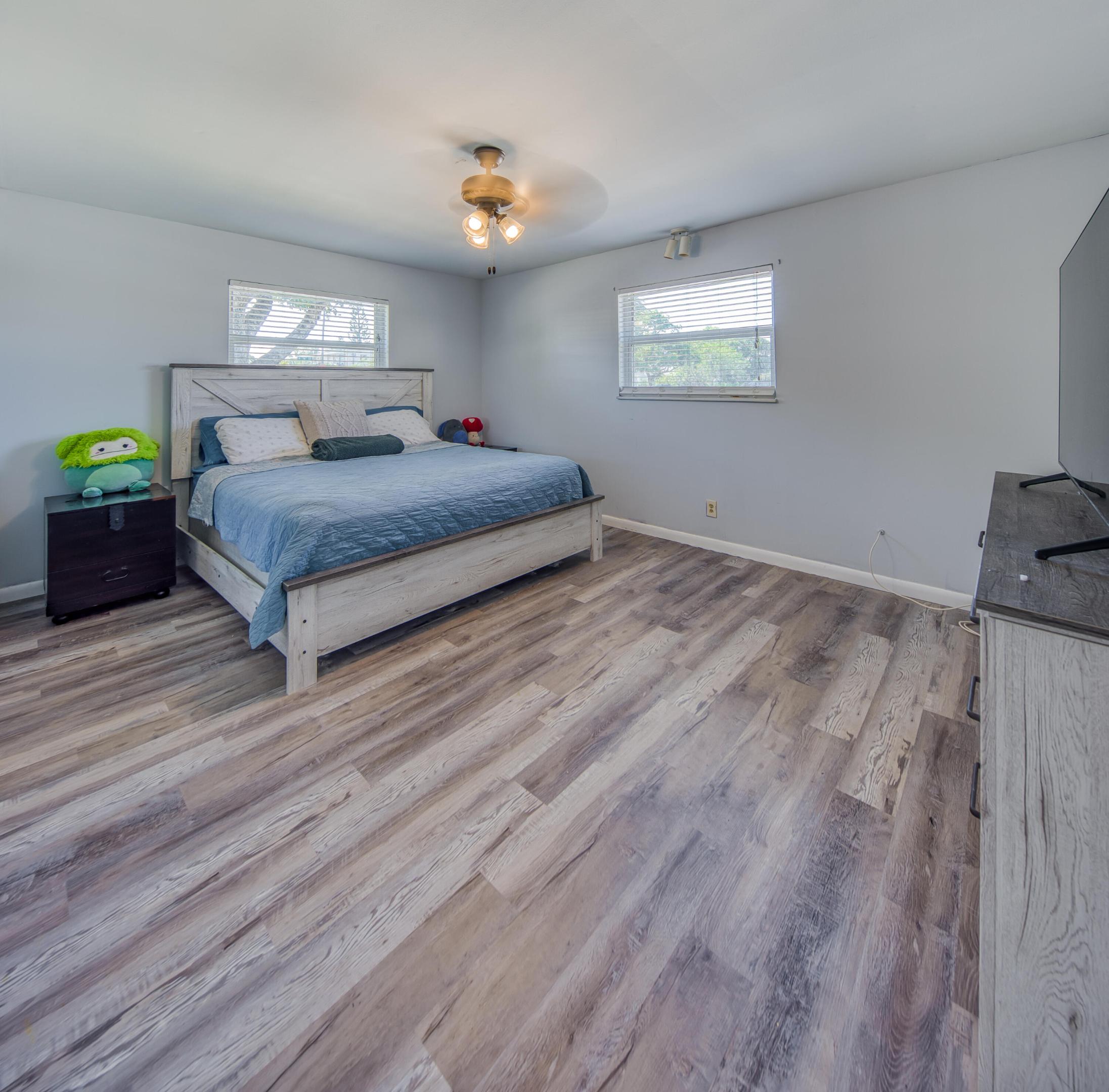 NORTH LAKE WORTH - Residential