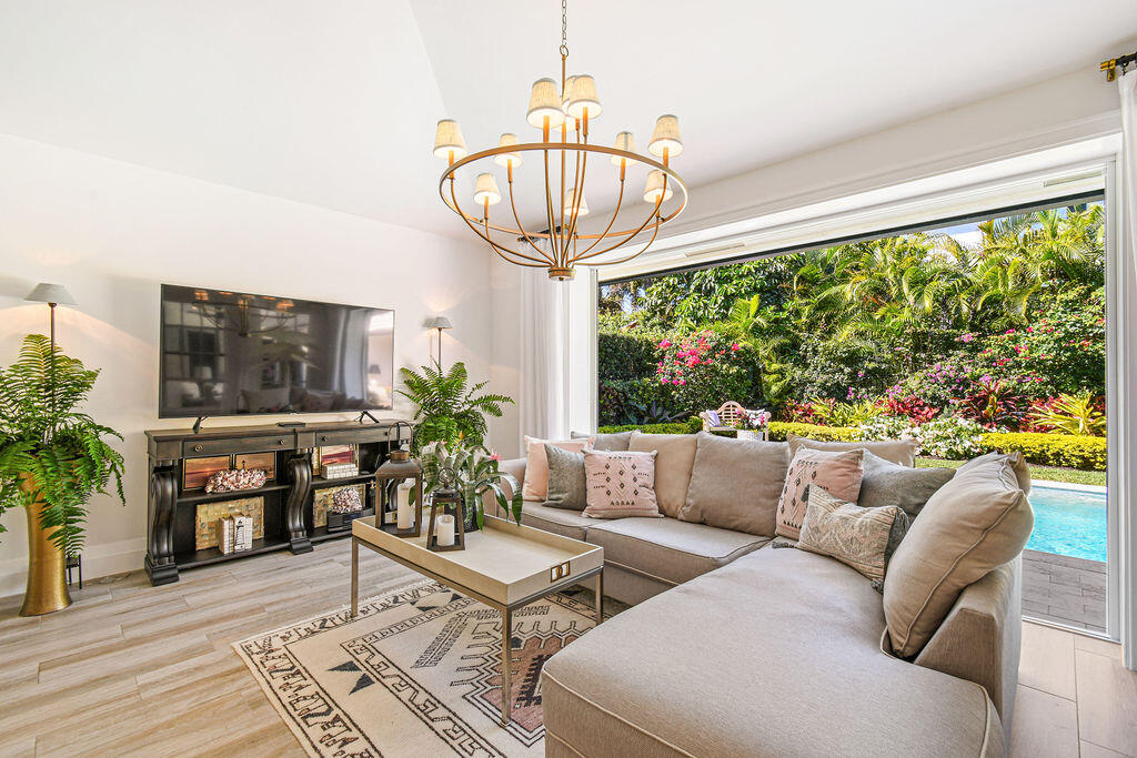 JUPITER INLET BEACH COLON - Residential